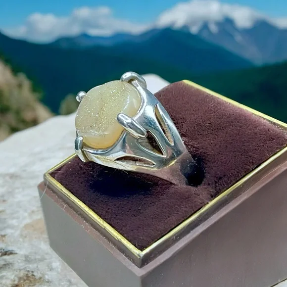 🌺Vintage Artisan Sterling Ring - Picture 2 of 10